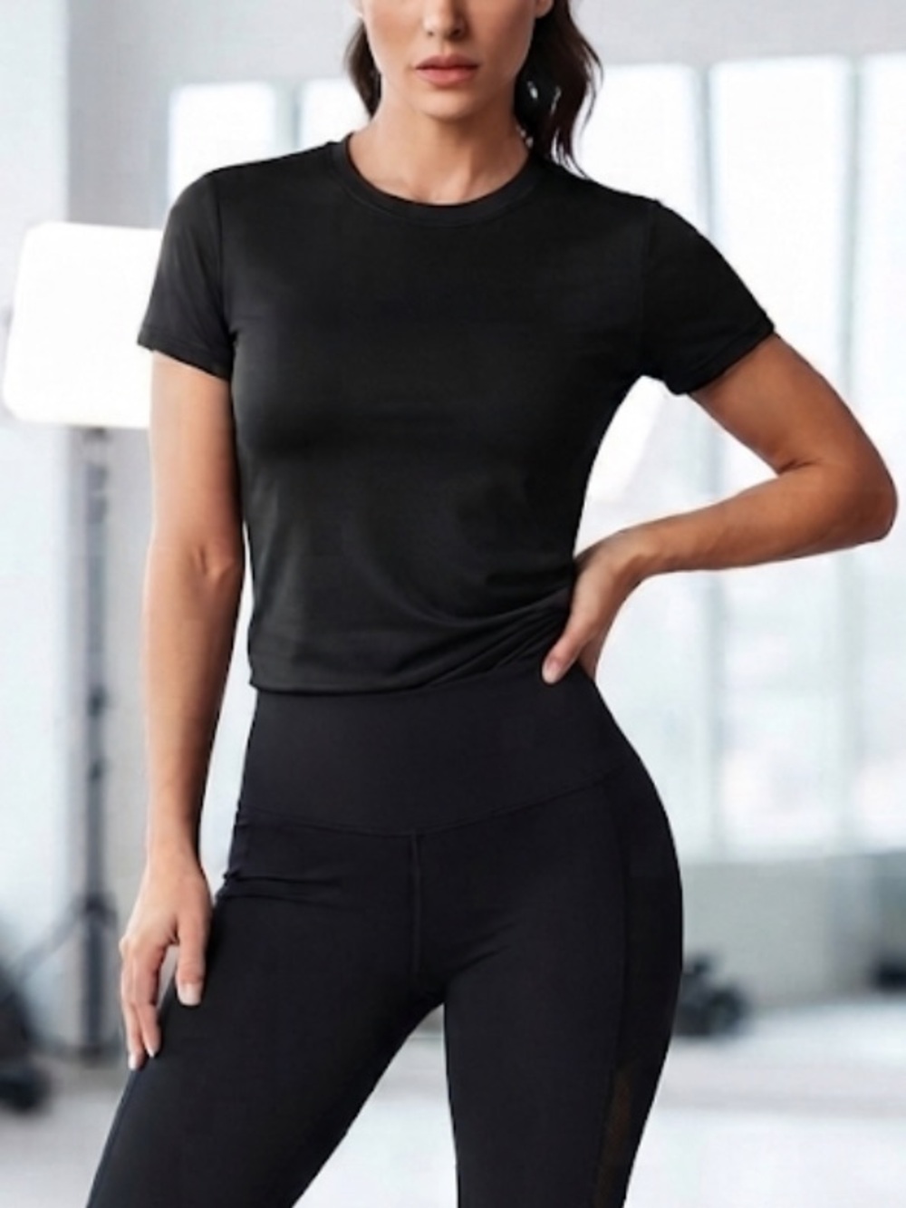 PUMIEY Women’s Short Sleeve Black Athletic Top Size Medium